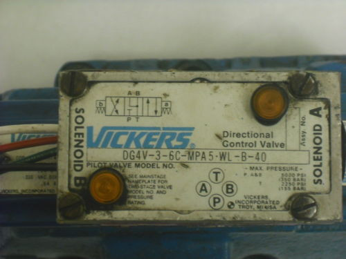 VICKERS France  HYDRAULIC DIRECTION CONTROL VALVE 110VAC COILS