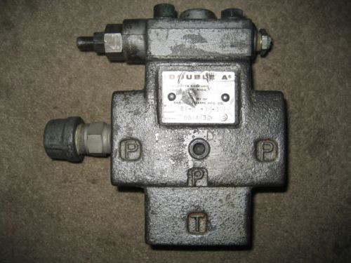 Double Luxembourg  A Vickers Hydraulic Pressure Relief Valve Part# BT-04-3M-10A2