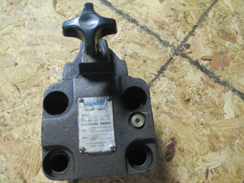VICKERS Netheriands  HYDRAULIC RELIEF VALVE F  CG 10 CV 30 , 500  -  2000 PSI  63375 H06S NOS