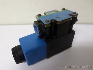 Used Swaziland  Vickers Closed Center Solenoid Hydraulic Valve, DG4V-3S-2A-M-FTWL-B5-60
