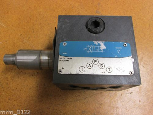 Vickers United States of America  577490 Pilot Valve Gently Used