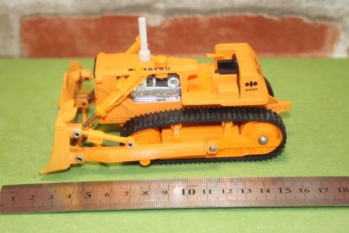 Diapet Swaziland   Komatsu Yonezawa Toys D355A Bulldozer 1/50  Made in Japan コマツダイヤペット