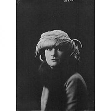 Photo:Linde,JE,Mrs,portrait Central  photographs,women,hats,Arnold Genthe,1919