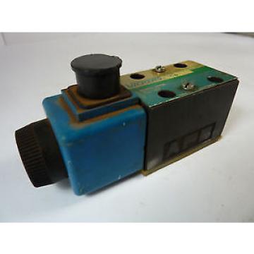 Vickers France  DG4V-3S-2A-M-U-B5-60 Directional Valve   USED