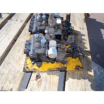 Vickers Ethiopia  2-Spool and 4-Spool Hydraulic Control Valves
