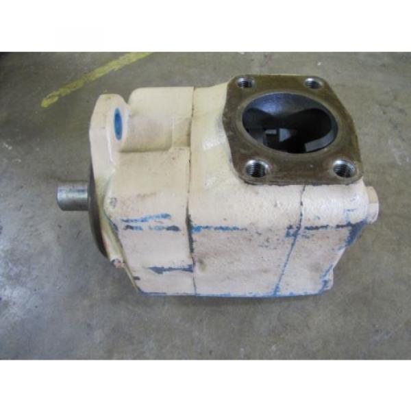 VICKERS Fiji  45V60A1C22R VANE TYPE HYDRAULIC PUMP 3#034; INLET 1-1/2#034; OUTLET 1-1/4#034; SHAFT #1 image