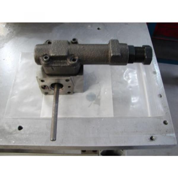 Eaton Fiji  Vickers 9900224-002 Q Piston Pump Compensator Pressure with stroke limiter #2 image