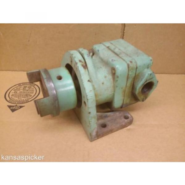 Sperry Costa Rica  Vickers Hydraulic Vane Pump 2 Bolt Flange With Mounting Bracket #2 image