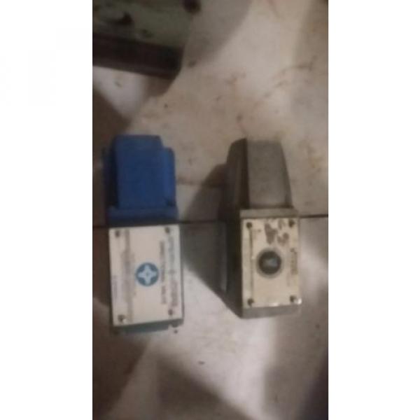 Sperry Slovenia  Vickers Hydraulic Directional Valve #6 image