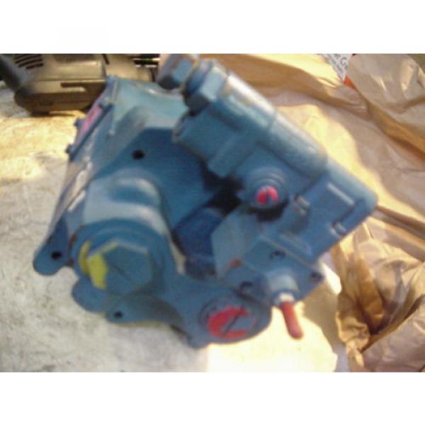 Genuine Iran  Eaton Vickers hydraulic Variable piston pump PVQ40AR02AB10B2 02-341953 #2 image
