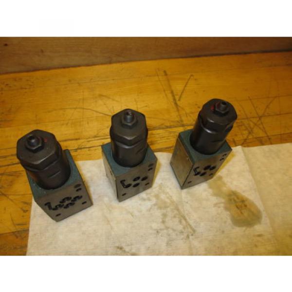 Vickers France  DGMX2-3-PP-CW-20-B Hydraulic Valve LOT OF 3 SystemStak Pressure Reducing #9 image