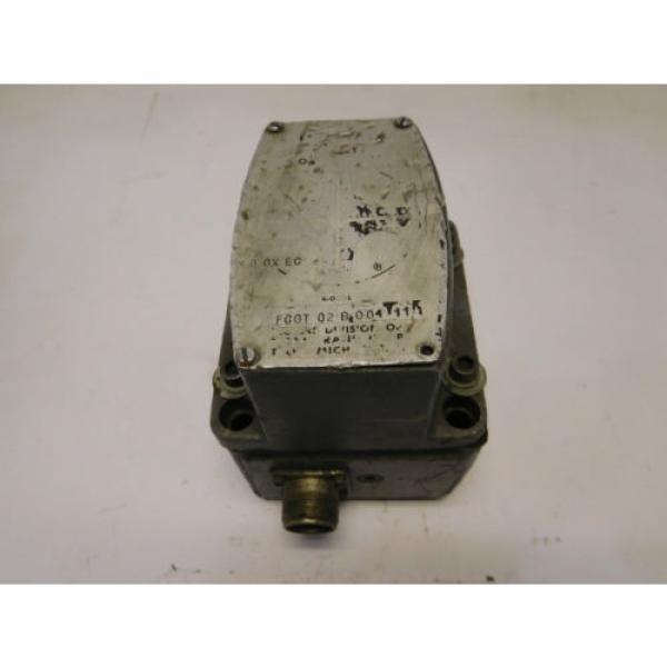 Vickers Russia  FCGT02B004-11 Hydraulic/Electric Flow Control Valve #4 image
