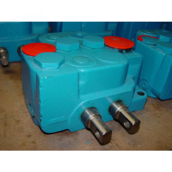Vickers Fiji  CMD41P25DT10 2 Spool Hydraulic Directional Control Valve 730625 326770 #2 image