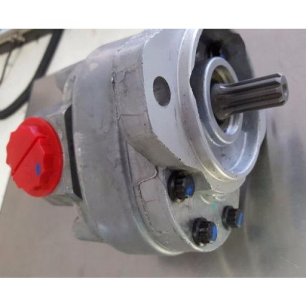 Eaton Gambia  Vickers 26010-Rze Hydraulic Gear Pump, Displace 154, Gpm 184, Right #3 image