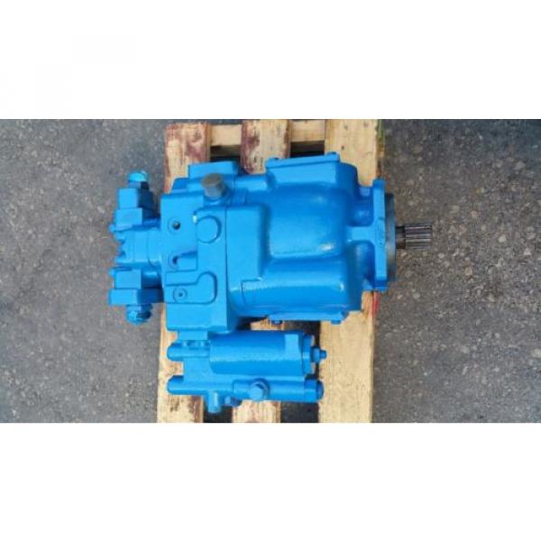 Vickers Egypt  PVE 35  Hydraulic pump #1 image