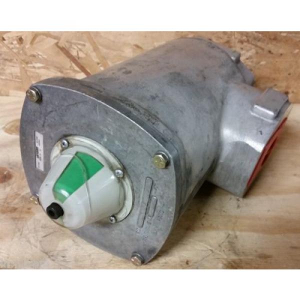 Vickers Luxembourg  50F Hydraulic Indicating Inlet Strainer 50FB-1F-12,  1 1/2#034; NPT #1 image