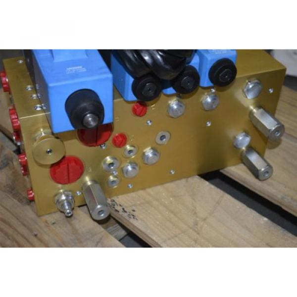 Caterpillar Barbuda  DEUCE DV100 Hydraulic GP-TILT Control Part 1244624 Eaton Vickers 24V #3 image
