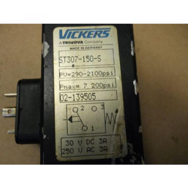 VICKERS Botswana  ST307-150-S HYDRAULIC PRESSURE SWITCH 290-2100PSI USED WORKING CONDITION #2 image