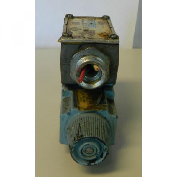 Vickers Bahamas  Hydraulic Directional Control Valve, DG4V-3-OBL-M-W-B-40, USED, WARRANTY #3 image