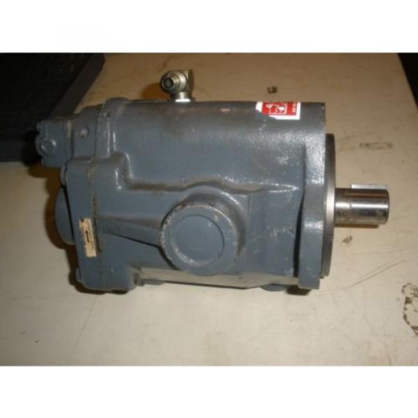 Vickers Ecuador  PVB20-LS-20-CM-11 Piston Pump 1 ¼” Dia Shaft With 1 ¼” Ports #3 image