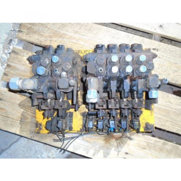 Vickers Ethiopia  2-Spool and 4-Spool Hydraulic Control Valves #6 image