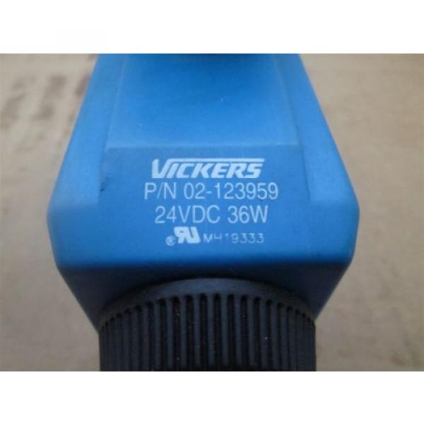 Vickers Guyana  DG4V-3S-33C207-M-FPA5WL-HH5-60 Hydraulic Valve #3 image