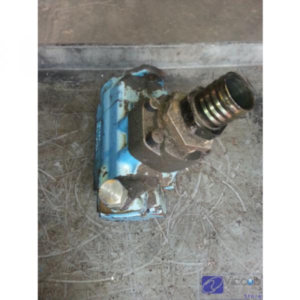 Pump Botswana  Hydraulic Eaton Vickers 2520VQ17C11 Used #3 image