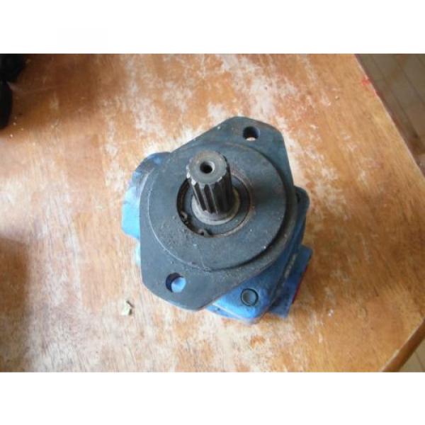 Vicker#039;s Malta  Vane Hydraulic Pump origin Old Stock NOS for Ford 3400 #2 image