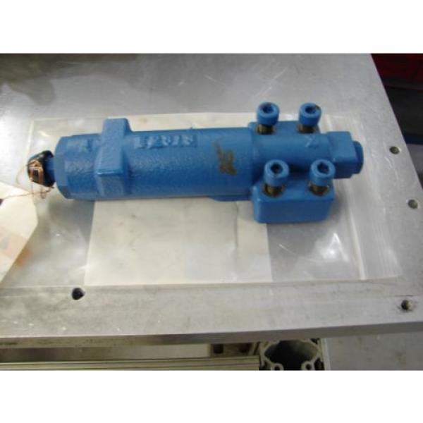 Eaton Botswana  Vickers Piston Pump Compensator Series Pressure Limiting #3 image
