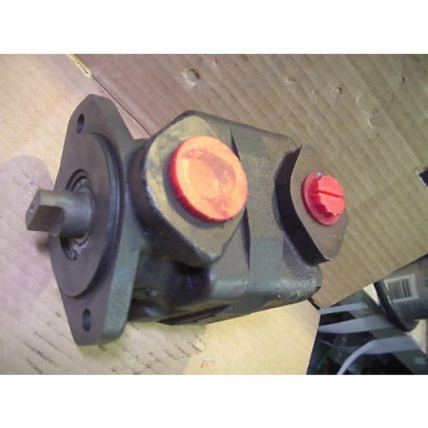 origin Cuba  Eaton Vickers hydraulic vane pump V201R9Y27C11 396980-3 tang frive #1 image